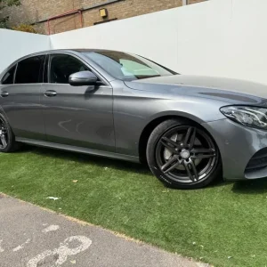 2017 Mercedes-Benz E-Class 2.0 E220d AMG Line G-Tronic+ Euro 6 (s/s) 4dr SALOON Diesel Automatic - Image 4