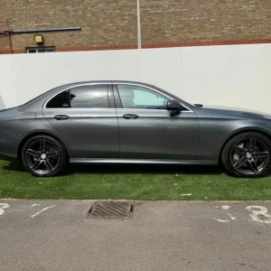 2017 Mercedes-Benz E-Class 2.0 E220d AMG Line G-Tronic+ Euro 6 (s/s) 4dr SALOON Diesel Automatic - Image 5