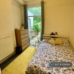 1 bedroom flat in Moorland Rd, Cardiff, CF24 (1 bed) (#2581347) - Image 3