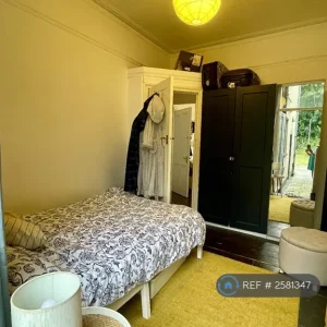 1 bedroom flat in Moorland Rd, Cardiff, CF24 (1 bed) (#2581347) - Image 4