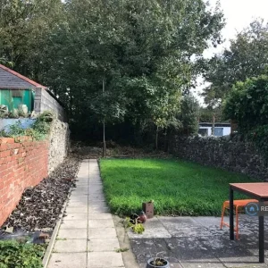 1 bedroom flat in Moorland Rd, Cardiff, CF24 (1 bed) (#2581347)