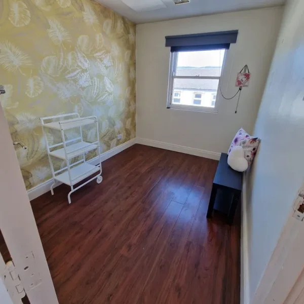 Beautiful bright treatment room to rent in beauty salon