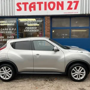 2012 Nissan Juke 1.5 dCi Acenta 5dr [Premium Pack] HATCHBACK Diesel Manual - Image 4