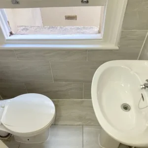 Includes Electric Converted New Studio Flat Shower DBedRoom OpenKitchen VeryNearRailTubeBusShopsPark - Image 5