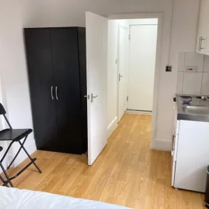 Includes Electric Converted New Studio Flat Shower DBedRoom OpenKitchen VeryNearRailTubeBusShopsPark