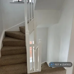 4 bedroom house in Lowry Close, Corby, NN18 (4 bed) (#2547652) - Image 4