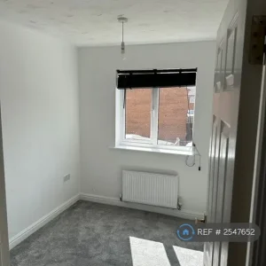 4 bedroom house in Lowry Close, Corby, NN18 (4 bed) (#2547652) - Image 8