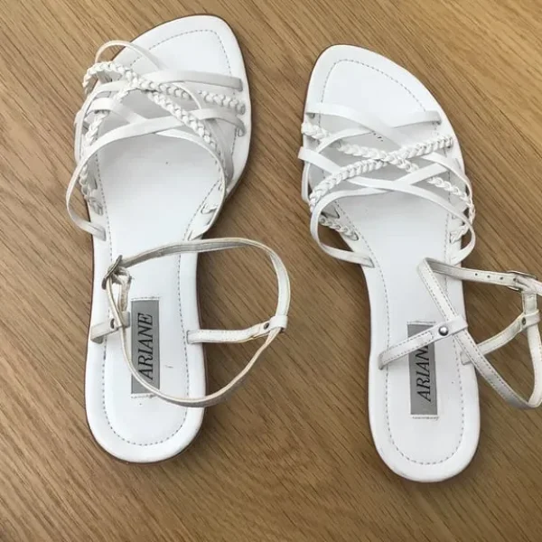Ariana White Sandals Size 6 Never been worn Please see photo for description £4