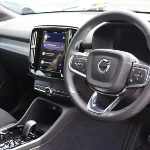 2025 Volvo XC40 2.0 B3P Plus Dark 5dr Auto ESTATE PETROL Automatic - Image 4