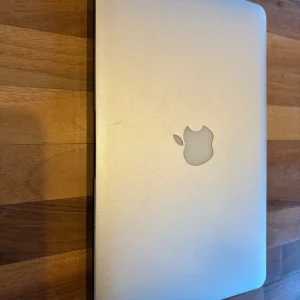 Macbook Air 11” Early 2014, A1465,i7,8GB for spares or repair - Image 2