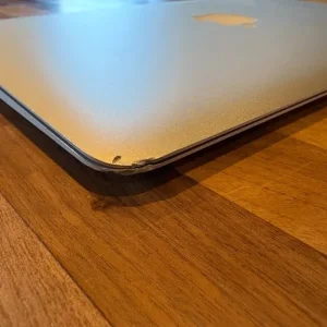 Macbook Air 11” Early 2014, A1465,i7,8GB for spares or repair - Image 3