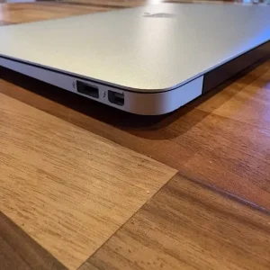 Macbook Air 11” Early 2014, A1465,i7,8GB for spares or repair - Image 5