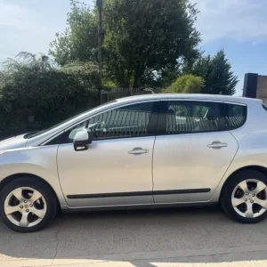 2012 62 PEUGEOT 3008 ACTIVE 1.6 HDI DIESEL*LOVELY CONDITION* 2 LADY OWNERS* - Image 2