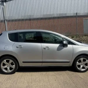 2012 62 PEUGEOT 3008 ACTIVE 1.6 HDI DIESEL*LOVELY CONDITION* 2 LADY OWNERS* - Image 4