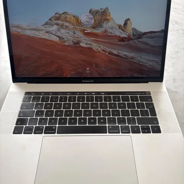 MacBook Pro 16”