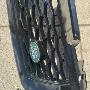 Range Rover Sport Gloss Black Front Grille Side Vents - Image 4