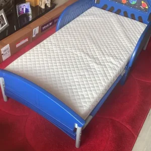 Toddlers bed - Image 3