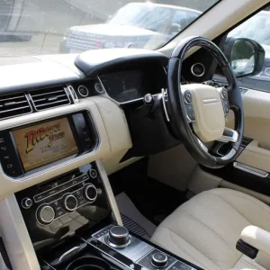 2014 Land Rover Range Rover 4.4 SDV8 Autobiography 4dr Auto ESTATE DIESEL Automatic - Image 6