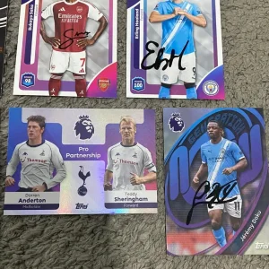 Hand signed football cards I don’t have a price so offer me one lowest I can go is 50 - Image 3