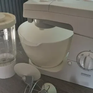 Kenwood Chef KM200 mixer with blender - Image 2