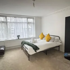 4 bedroom house in Yarmouth Crescent, London, N17 (4 bed) (#2521342) - Image 6