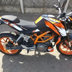 KTM DUKE 390 16 REG LOW MILES - Image 4