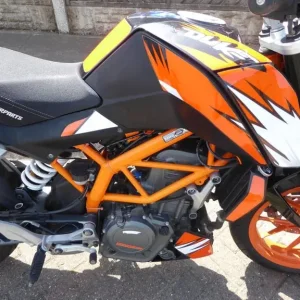 KTM DUKE 390 16 REG LOW MILES - Image 6