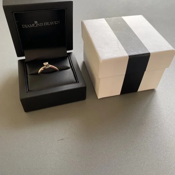 18ct White gold heart diamond ring