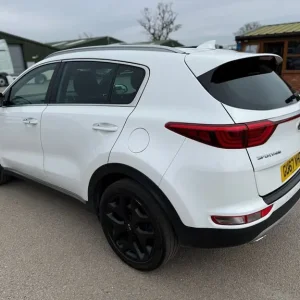 2017 Kia Sportage 1.6 T-GDi GT-Line SUV 5dr Petrol Manual Euro 6 (174 bhp) SUV Petrol Manual - Image 7