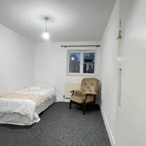 Available Furnished Room in Conway Road, Luton, LU4!!! - Image 3