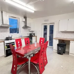 Available Furnished Room in Conway Road, Luton, LU4!!! - Image 4