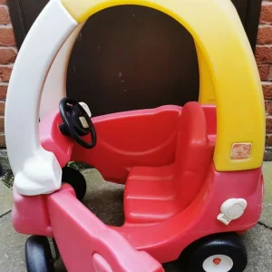 STEP 2 LITTLE TIKES COZY COUPE RIDE IN COUPE CAR - Image 6