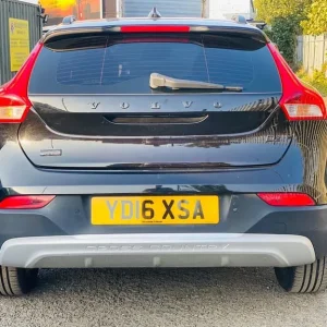 2016 Volvo V40 Cross Country 2.0 D2 Lux ULEZ FREE FSH T.BELT DONE Hatchback Diesel Manual - Image 8