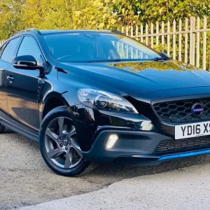 2016 Volvo V40 Cross Country 2.0 D2 Lux ULEZ FREE FSH T.BELT DONE Hatchback Diesel Manual