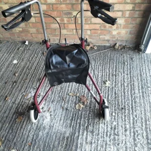 3 wheel walking frame - Image 2
