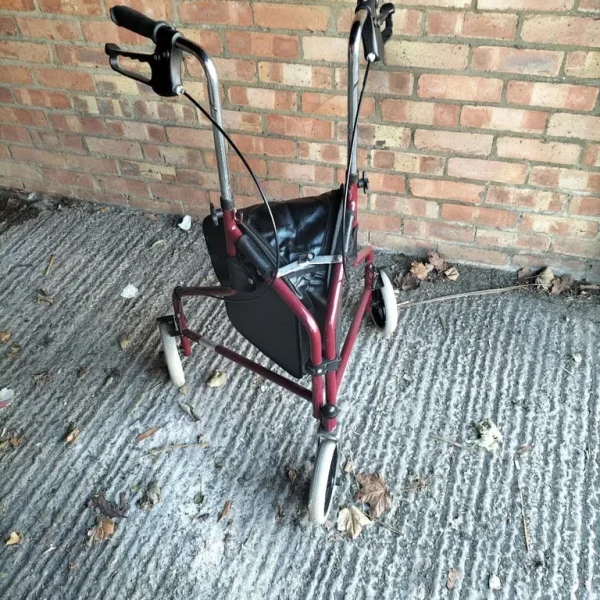 3 wheel walking frame
