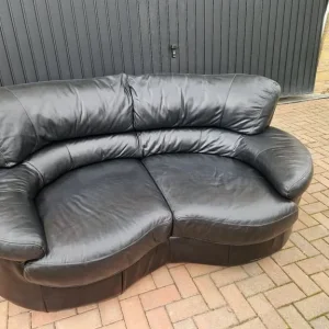 2 Seater curved leather sofa - Image 2