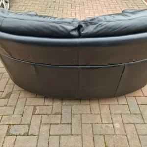 2 Seater curved leather sofa - Image 4