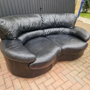 2 Seater curved leather sofa - Image 5
