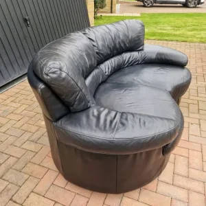 2 Seater curved leather sofa - Image 6