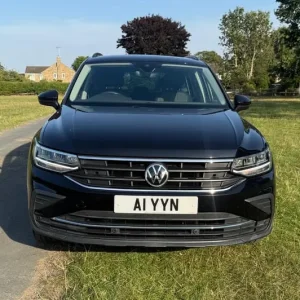 VOLKSWAGEN TIGUAN 1.5 TSI Life 2021 - Image 2