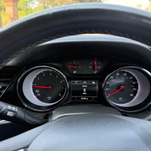 Vauxhall, INSIGNIA, Hatchback, 2020, Manual, 1490 (cc), 5 doors - Image 7