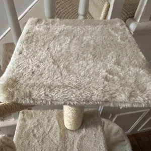Cat Scratch Tree Tower Like New - Image 4