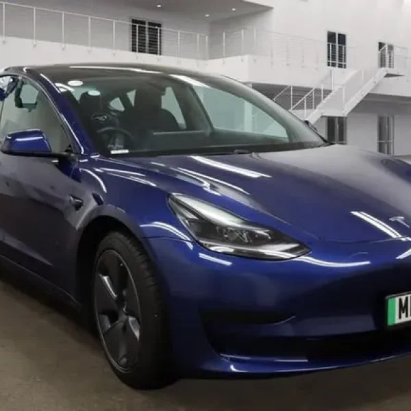 2022 Tesla Model 3 Saloon 4dr Electric Auto RWD (241 bhp) Saloon ELECTRIC Automatic