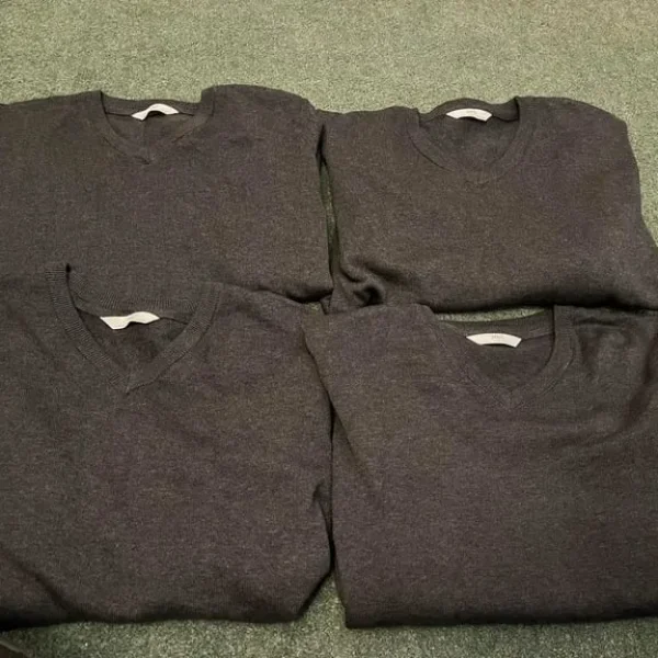 13-14 yr childrens school jumpers Wallington