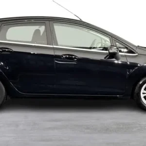 2013 Ford Fiesta 1.6 TDCi Titanium ECOnetic 5dr ++ 20 TAX / 8 SERVICES / 85 MPG ++ HATCHBACK Dies... - Image 4