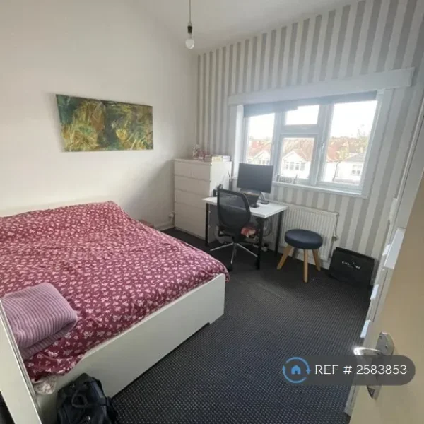 1 bedroom in Burnley Road, London, NW10 (#2583853)