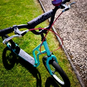Yedoo Wzoom Children's Scooter with Pneumatic Tyres - Image 3