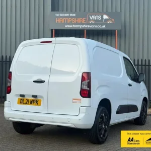 2021 Vauxhall Combo 1.5 Turbo D 2300 Sportive Panel Van 4dr Diesel Manual L1 H1 Euro 6 (100 ps) P... - Image 5