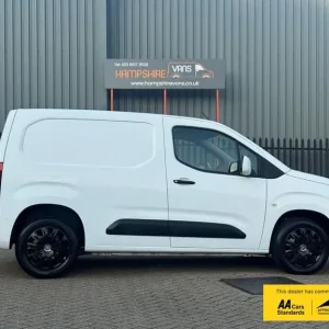 2021 Vauxhall Combo 1.5 Turbo D 2300 Sportive Panel Van 4dr Diesel Manual L1 H1 Euro 6 (100 ps) P... - Image 6